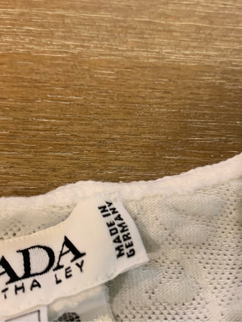 Escada Crisp White Textured Short Sleeve Tee - Picture 3 of 10